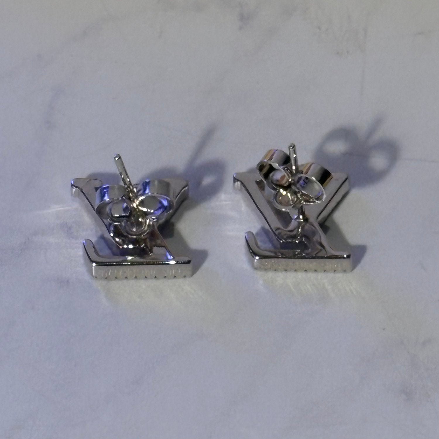 LV ICONIC DIAMOND EARRINGS (2 COLOURS) - Image 5