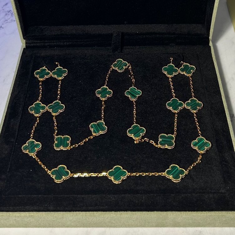 VAN CLEEF 20 MOTIFS NECKLACE (6 COLOURS) - Image 8