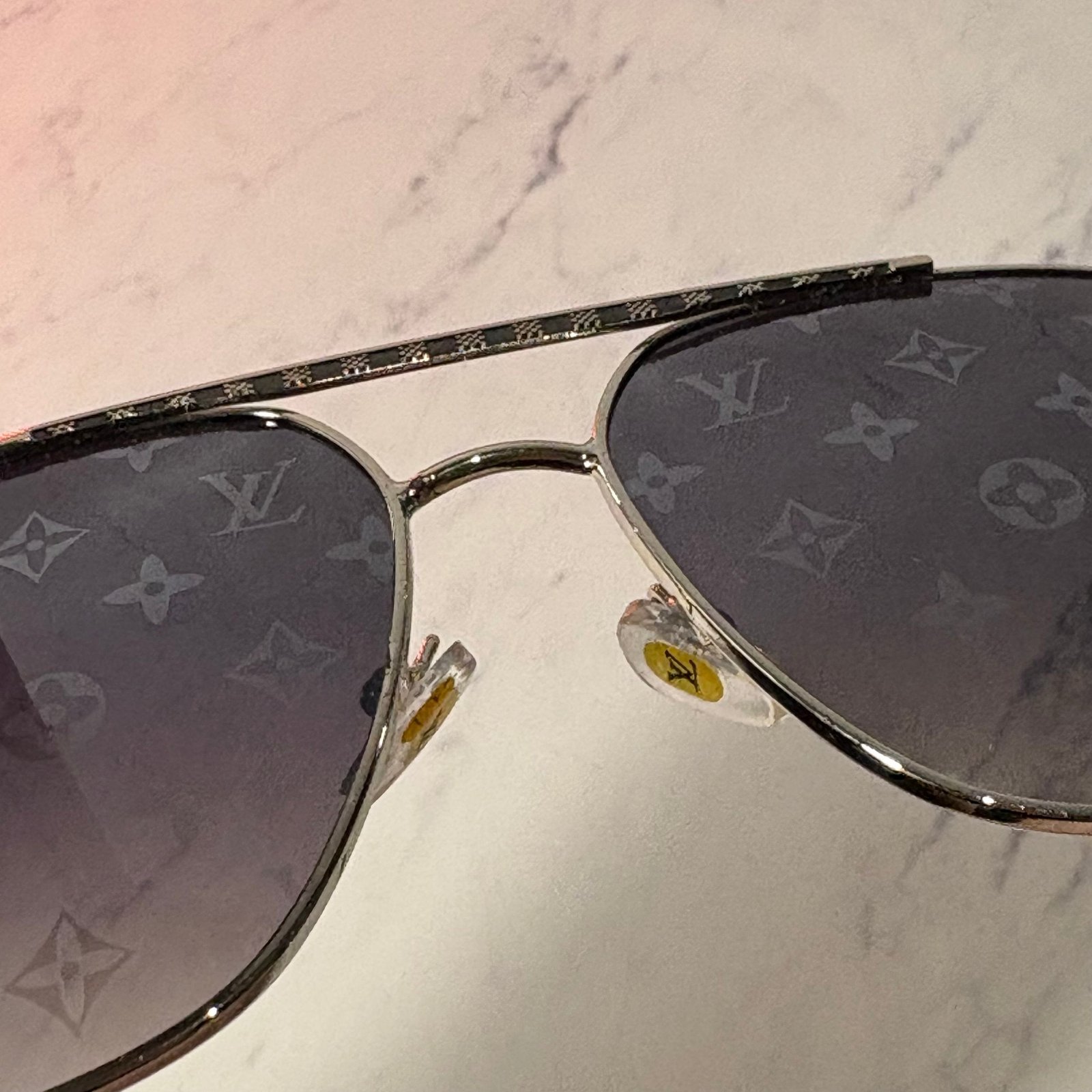 LV SUNGLASSES CLOCKWISE - Image 8