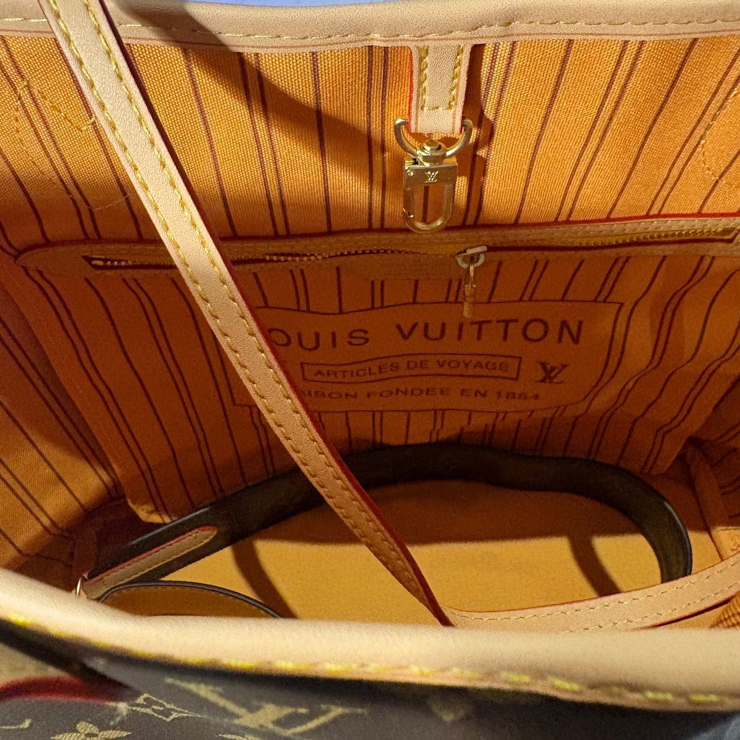 LV TOTE BAG INSIDE OUT - Image 3