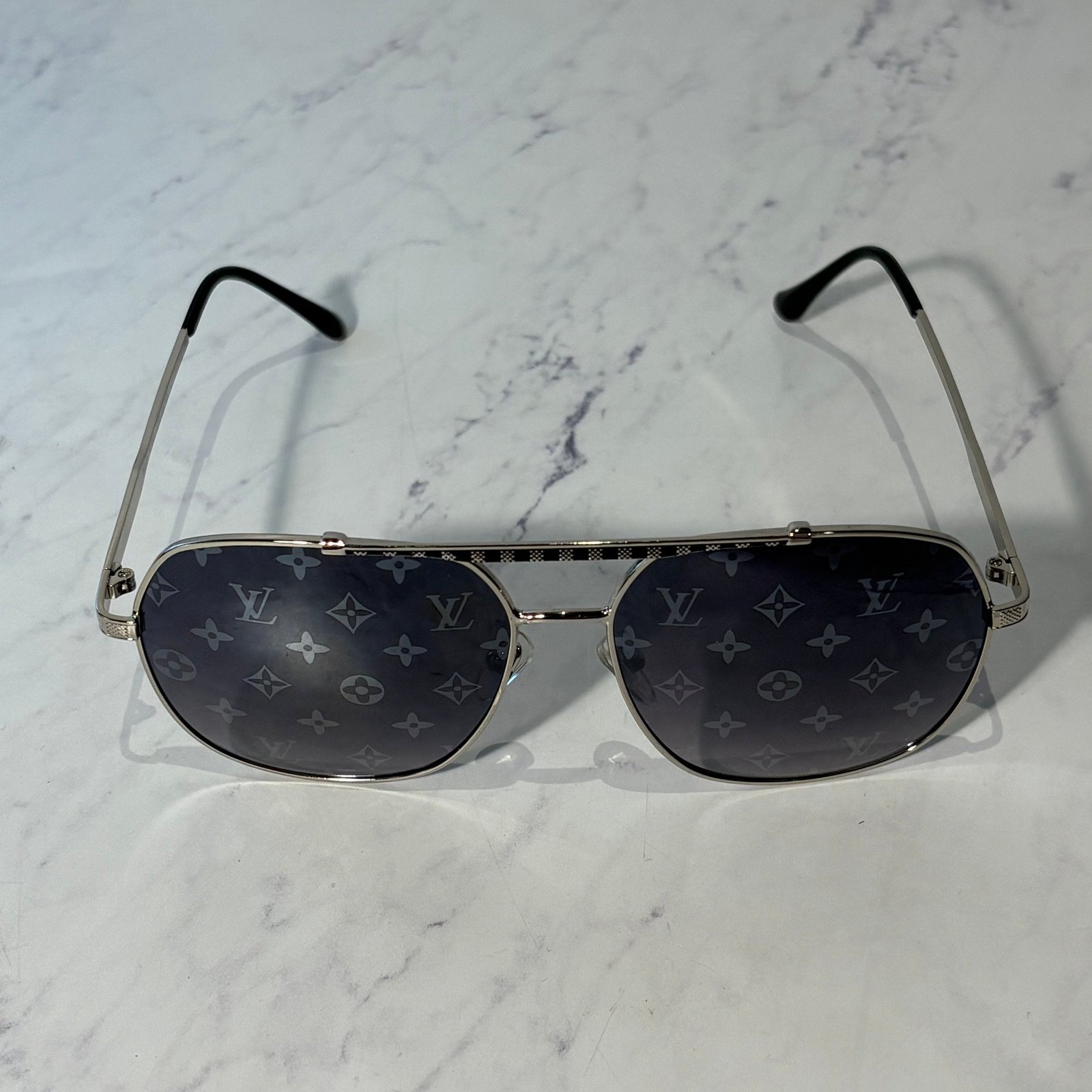 LV SUNGLASSES CLOCKWISE - Image 7