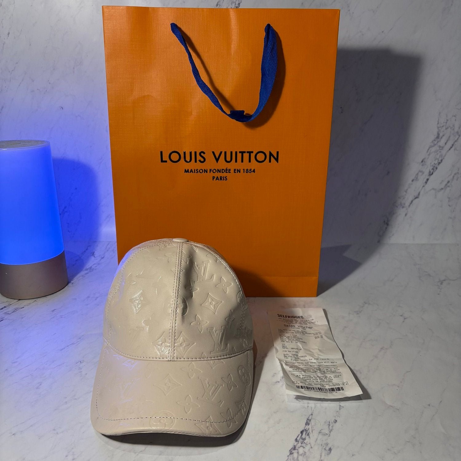 LV CAP BEIGE