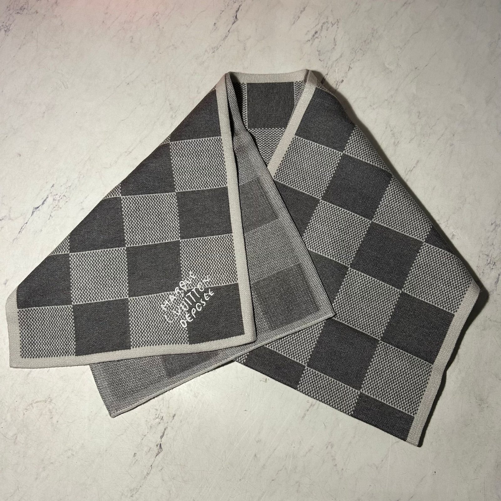 LV BEANIE & SCARF SET - Image 9