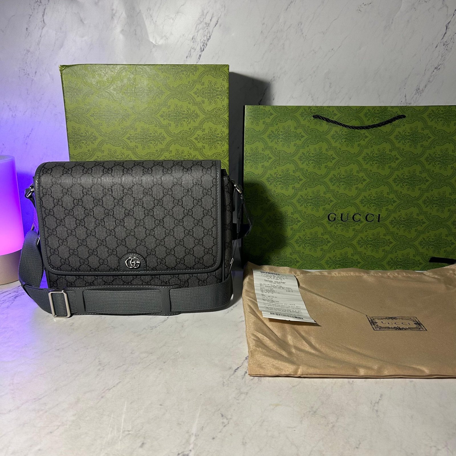 GUCCI MONOGRAM PATTERN MESSENGER BAG - Image 4