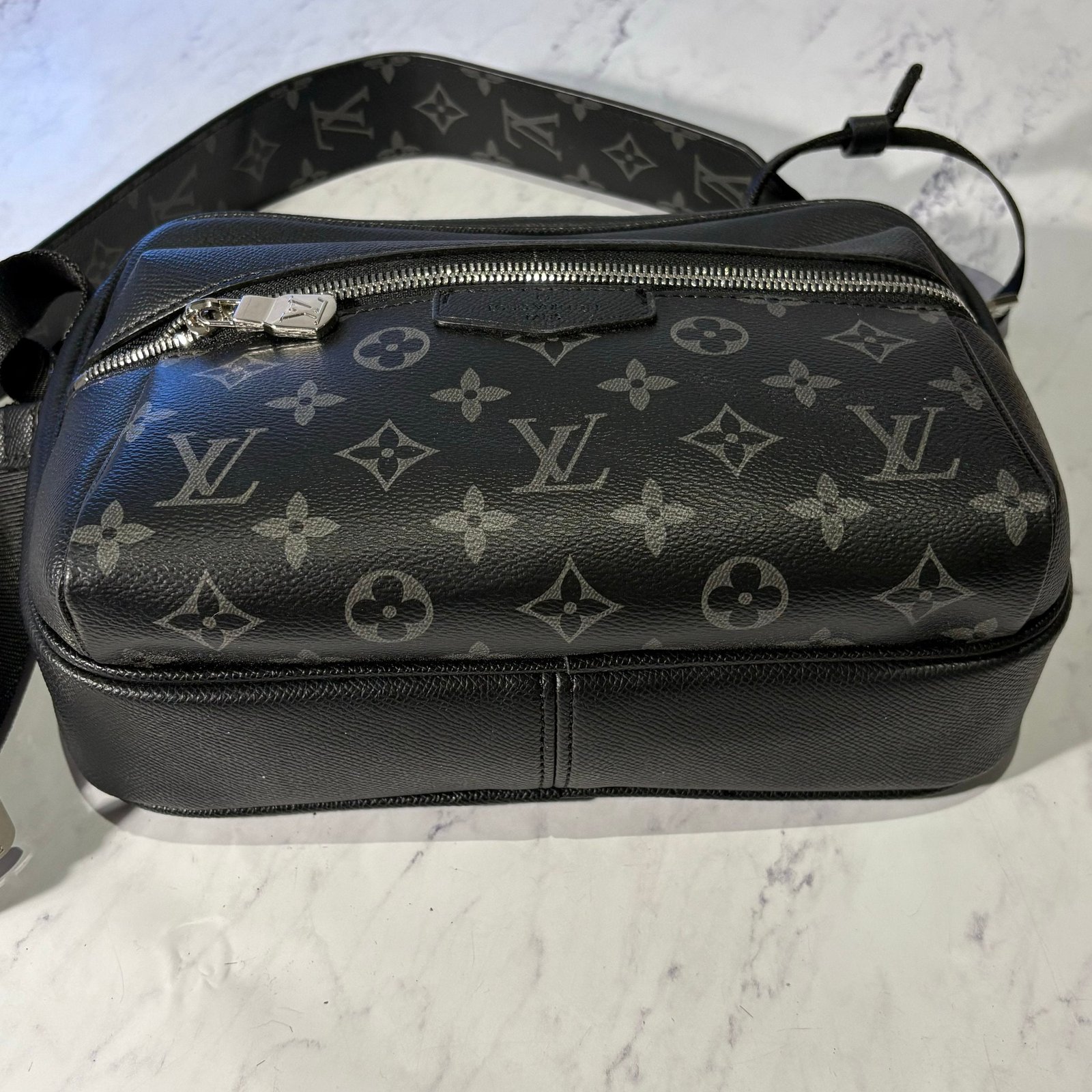 LV OUTDOOR BUM BAG - Image 10